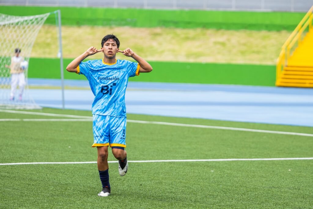 Steeben Sánchez